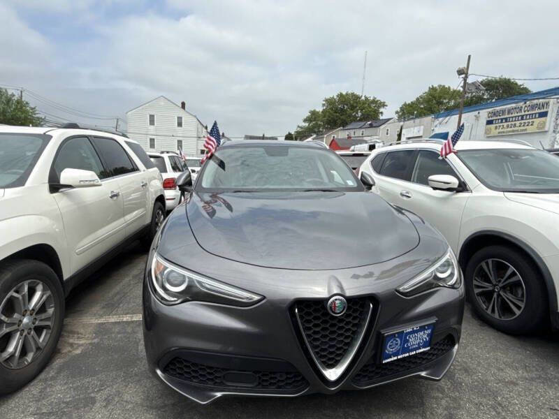 Used 2018 Alfa Romeo Stelvio AWD image 2