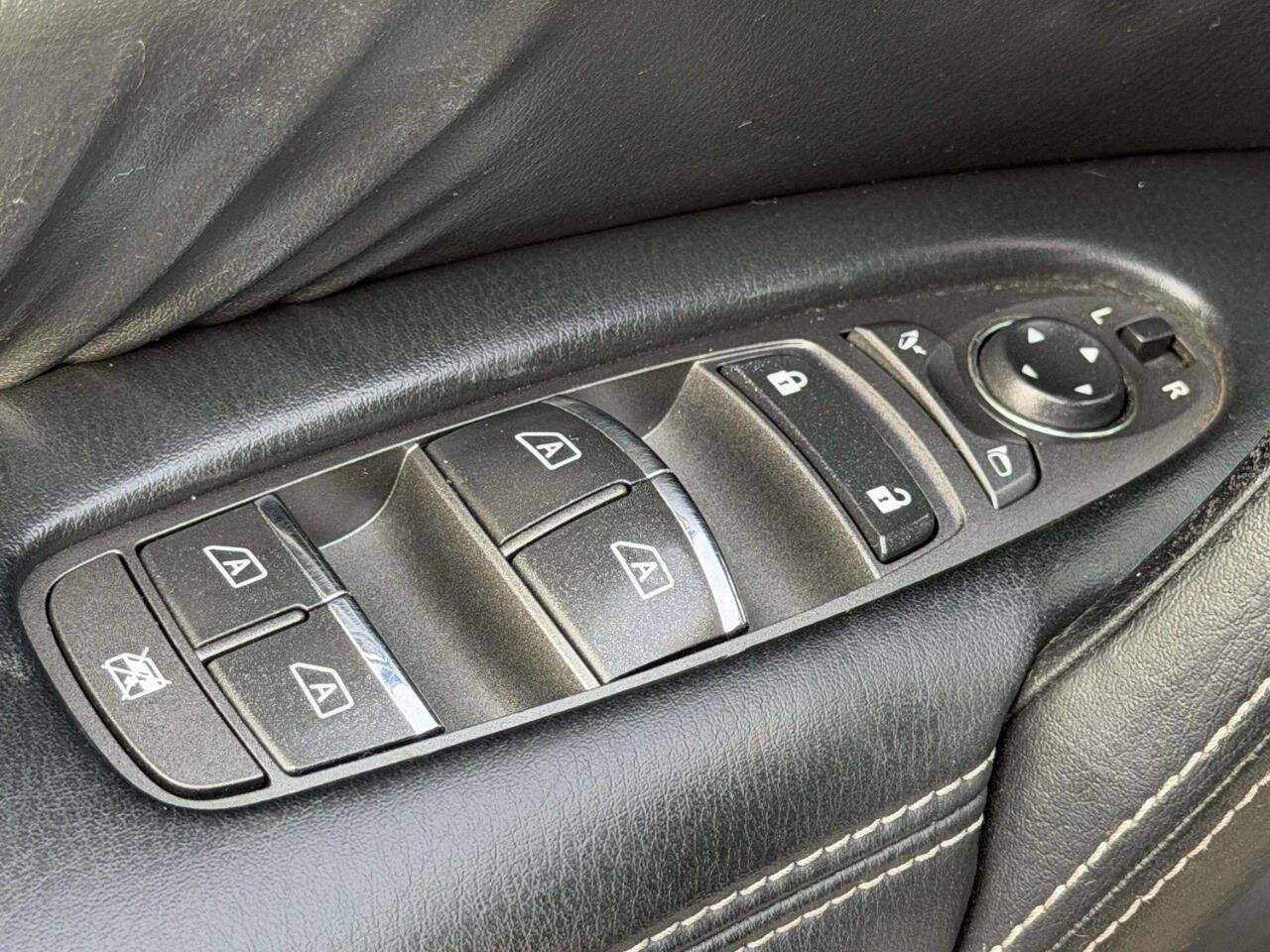 Used 2017 Nissan Armada SL w/ Technology Package image 18