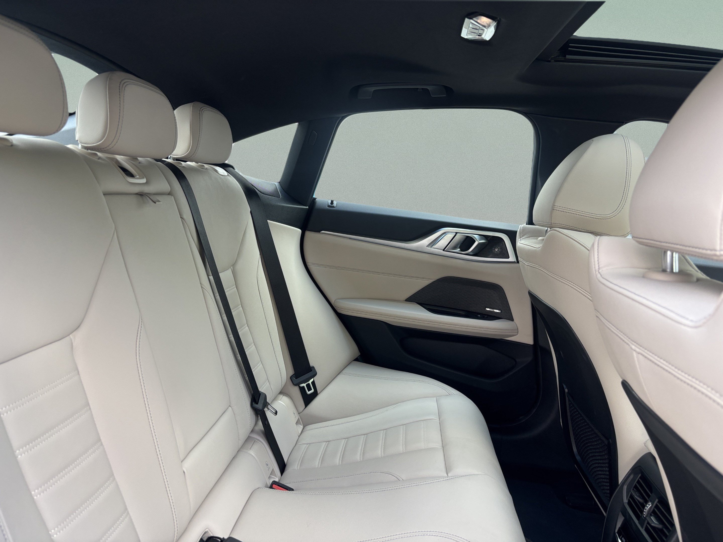 Used 2023 BMW i4 eDrive40 w/ M Sport Package RWD image 29