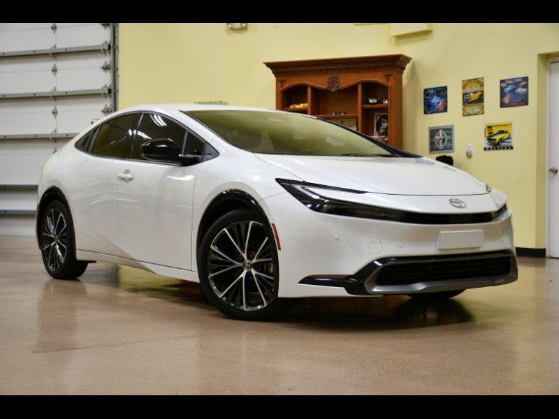 Used 2023 Toyota Prius XLE FWD image 1