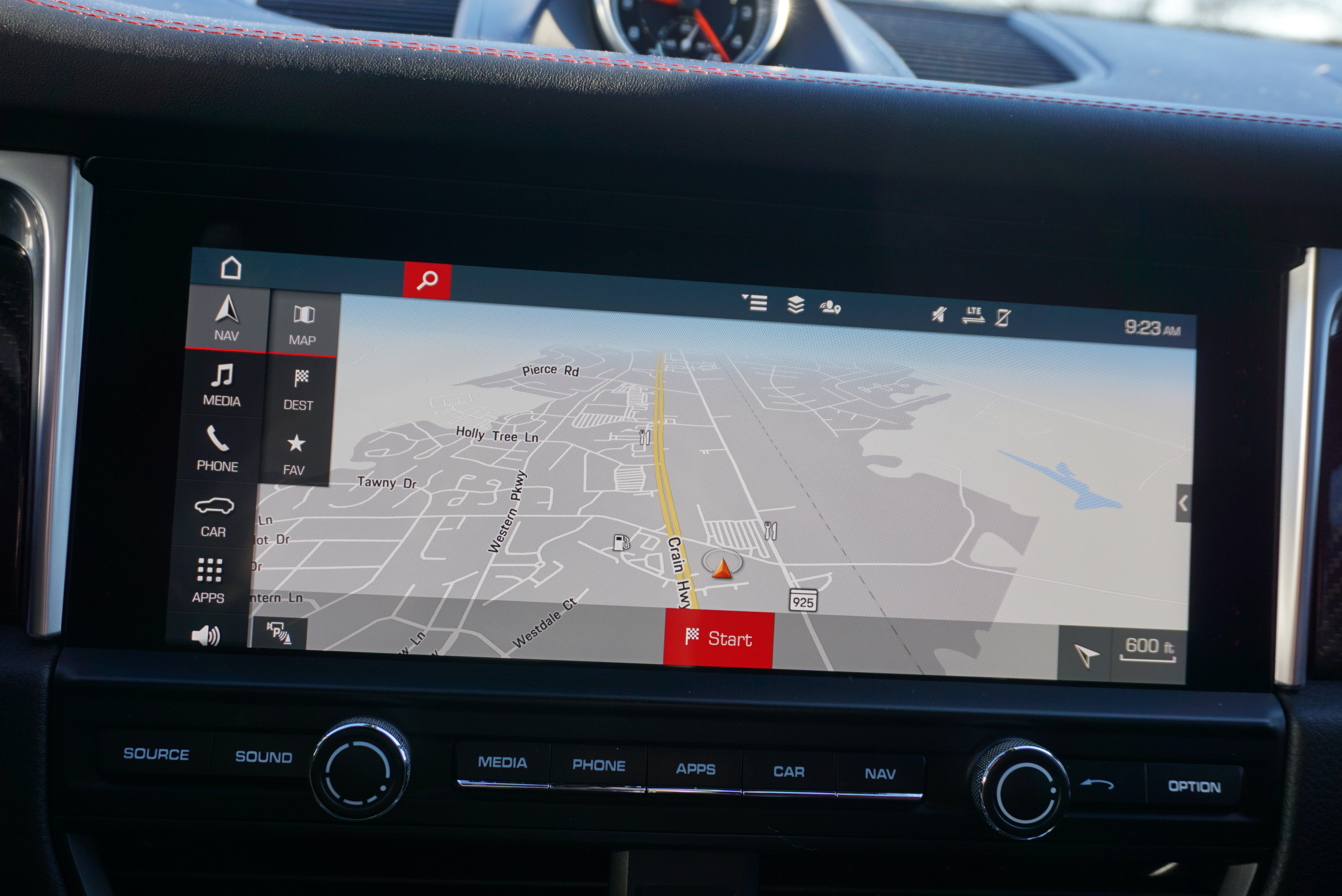 Used 2021 Porsche Macan S image 13