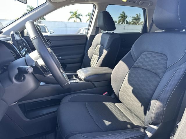 Used 2025 Nissan Pathfinder SV image 25