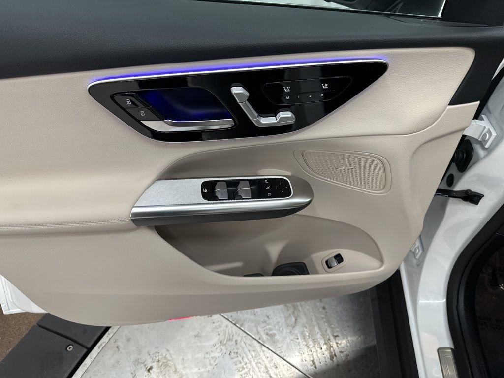 New 2026 Mercedes-Benz GLC 300 image 11