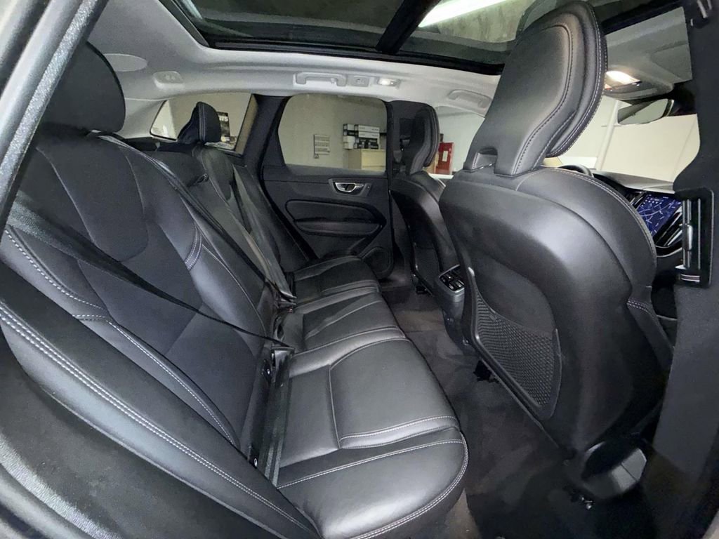 Used 2023 Volvo XC60 B6 Ultimate AWD/4WD image 16