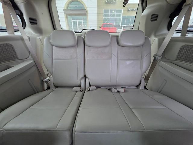 Used 2010 Chrysler Town & Country Limited w/ Trailer Tow Group image 15