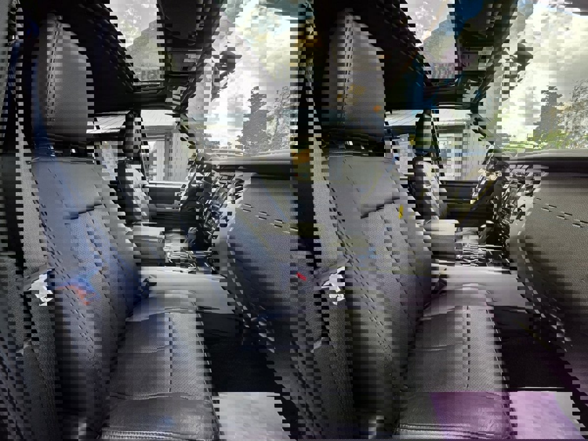 Used 2014 Ford Expedition Limited w/ Equipment Group 301A AWD/4WD image 11