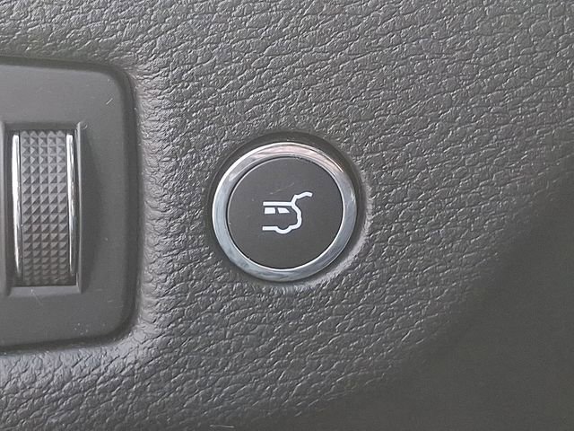 Used 2022 Jeep Cherokee Limited image 24