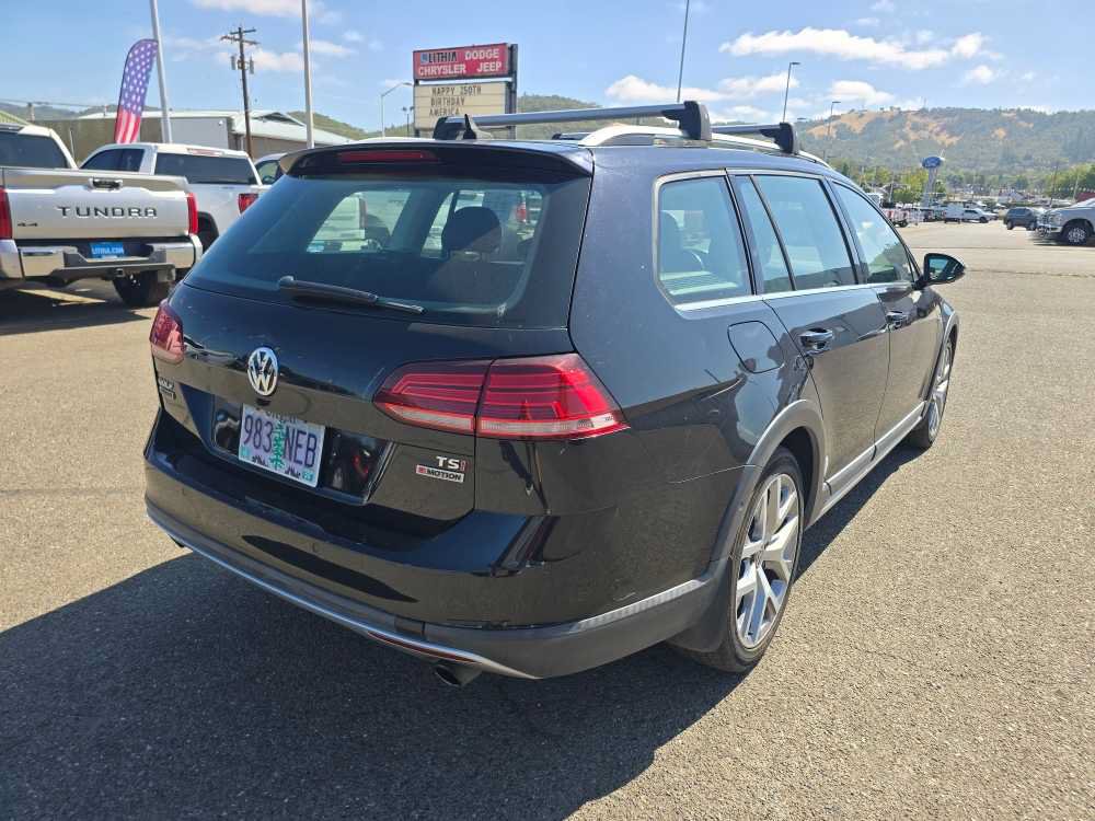 Used 2018 Volkswagen Golf Alltrack SEL AWD/4WD image 10