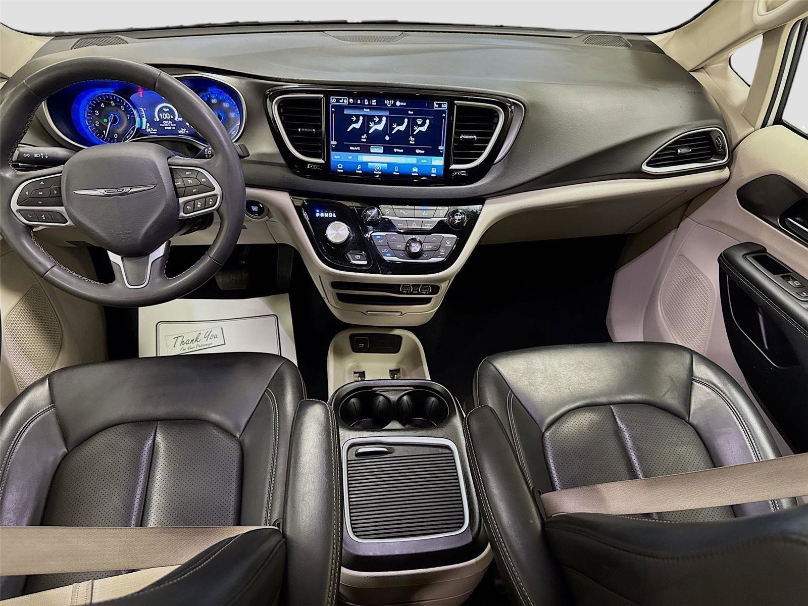 Used 2023 Chrysler Pacifica Touring-L image 21