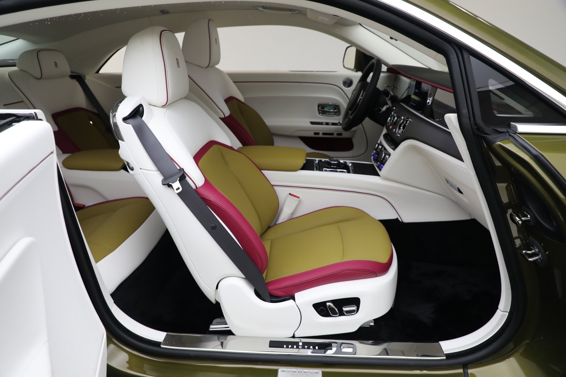 Certified 2025 Rolls-Royce Spectre w/ Spectre Launch Package AWD/4WD image 19