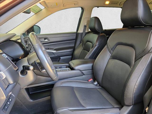 Used 2022 Nissan Pathfinder SL w/ Lighting Package (N92) FWD image 11