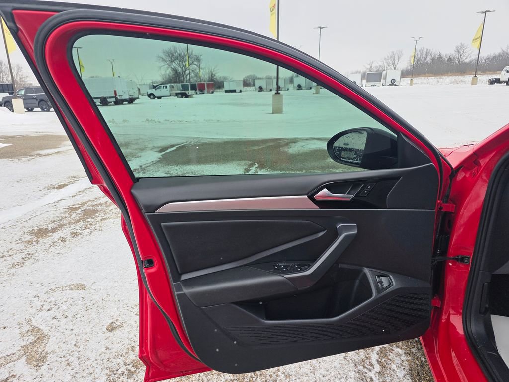 Used 2020 Volkswagen Jetta R-Line image 16