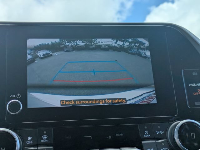 Used 2023 Toyota Highlander XLE AWD/4WD image 23