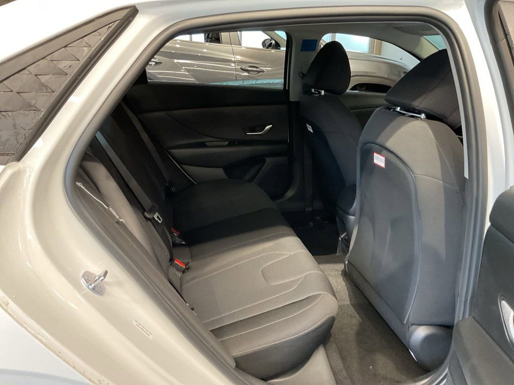 New 2026 Hyundai Elantra SE w/ Cargo Package image 21