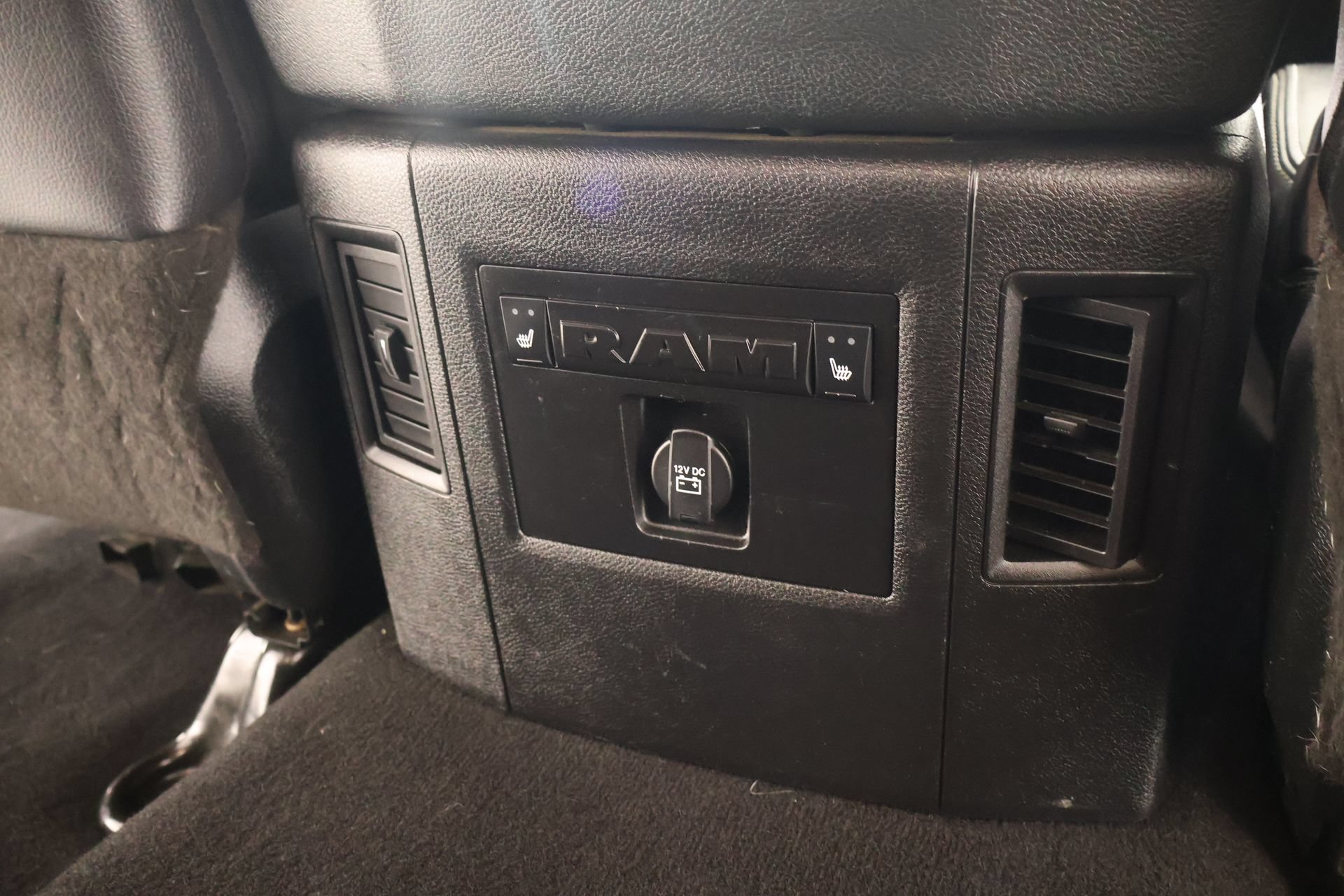 Used 2018 RAM 2500 Laramie AWD/4WD image 16
