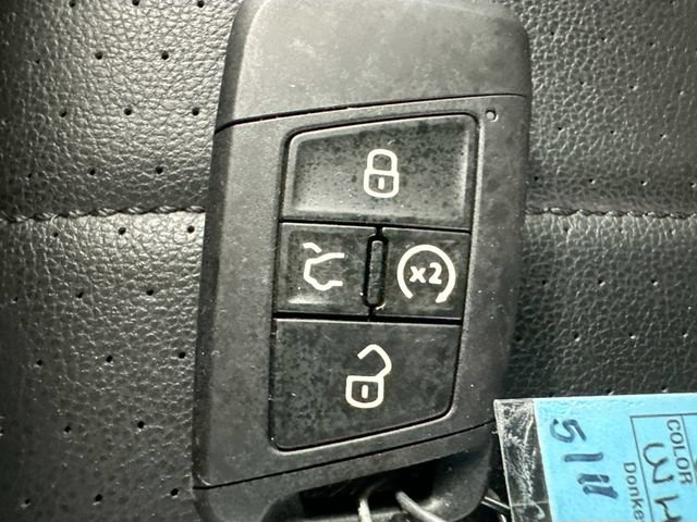 Used 2022 Volkswagen Tiguan SE R-Line AWD/4WD image 17