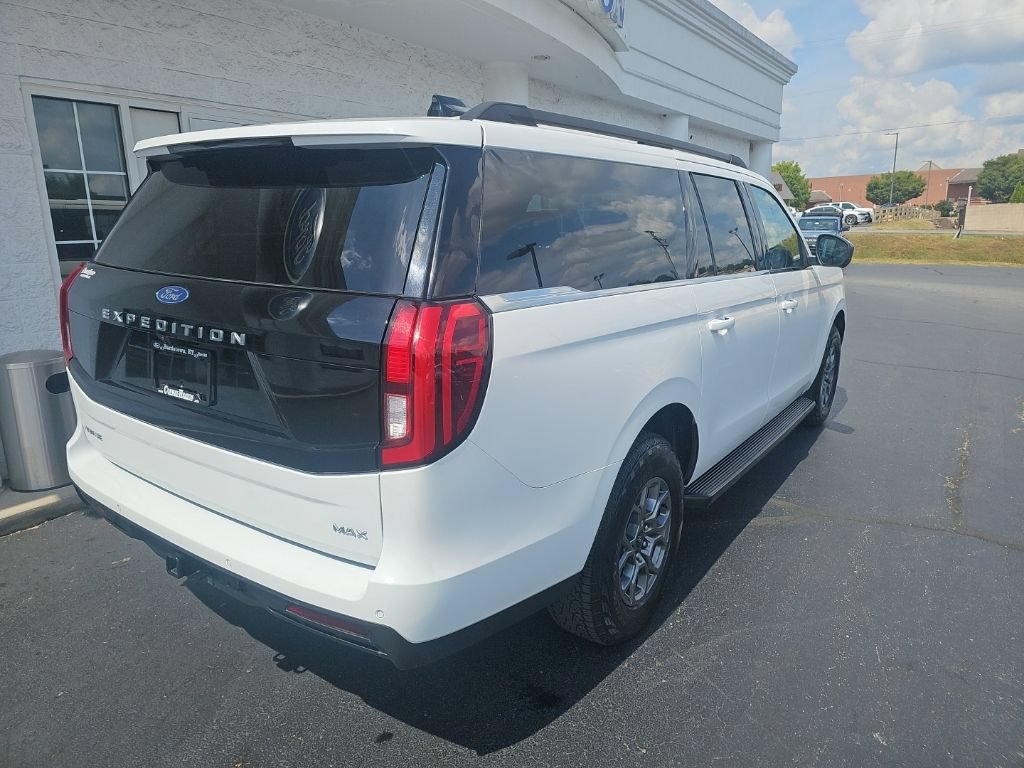 Used 2025 Ford Expedition Max Active AWD/4WD image 4