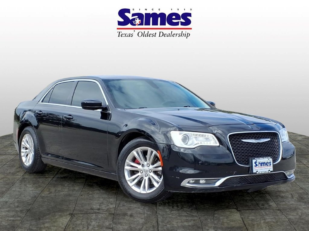 Used 2018 Chrysler 300 Touring w/ Driver Convenience Group RWD image 1