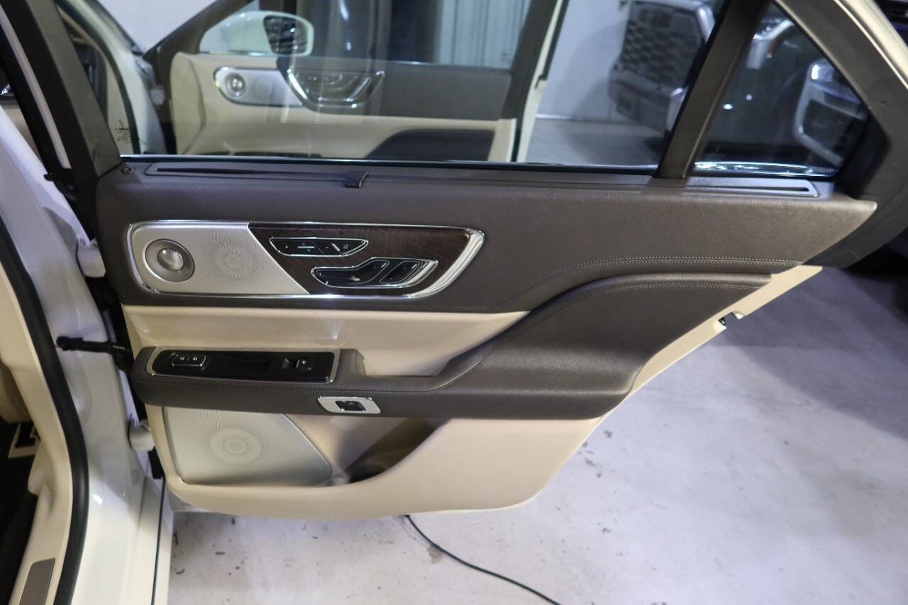 Used 2020 Lincoln Continental Reserve w/ Luxury Package image 31