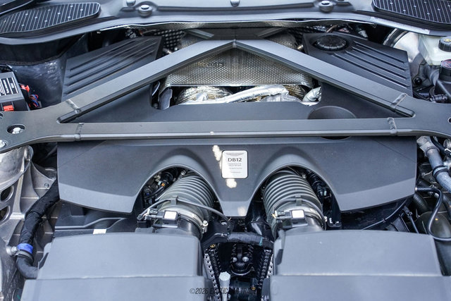 Used 2024 Aston Martin DB12 Coupe RWD image 17