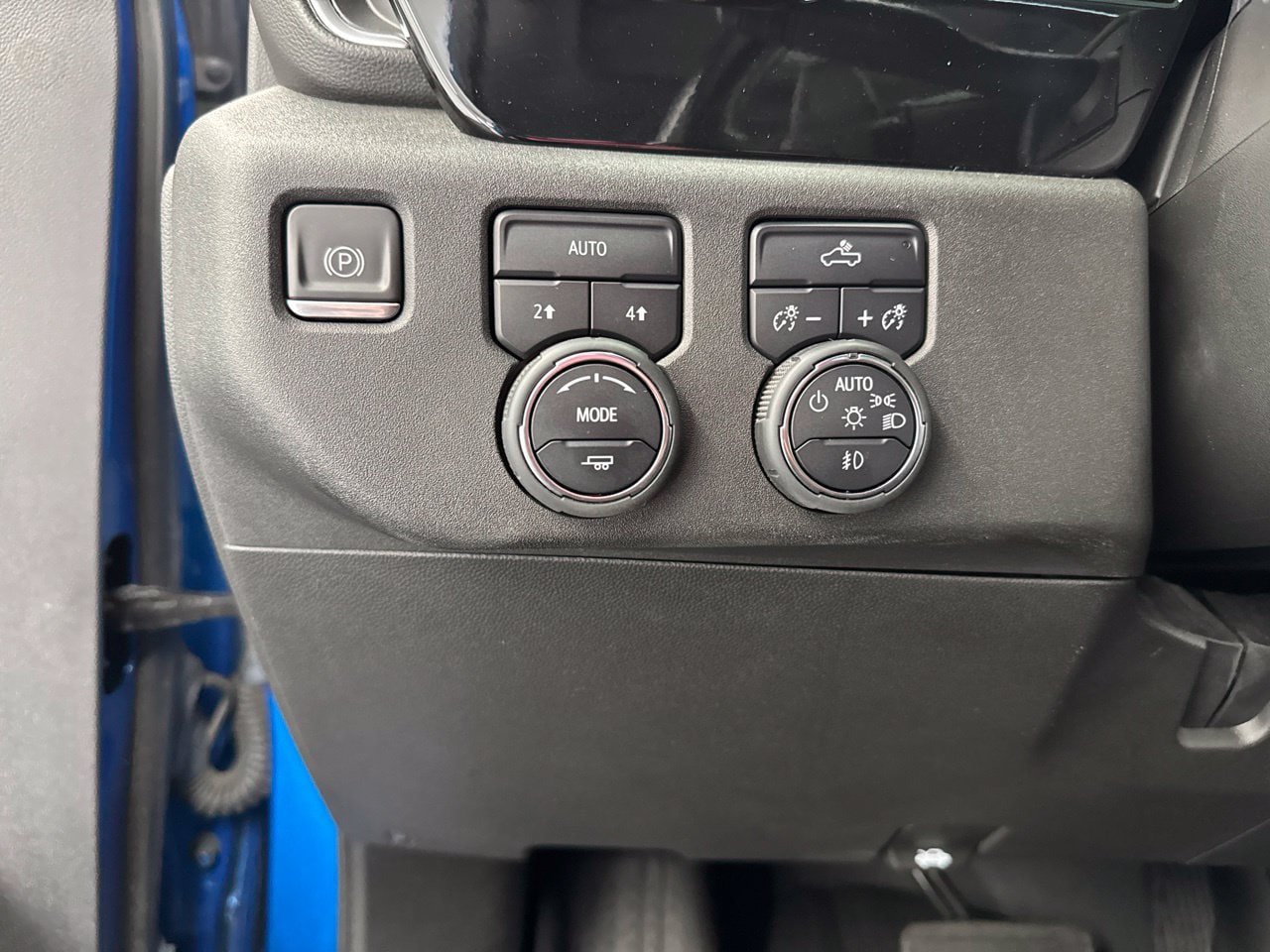 Used 2022 Chevrolet Silverado 1500 RST w/ Protection Package AWD/4WD image 31