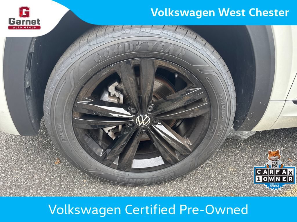 Certified 2023 Volkswagen Atlas Cross Sport SEL R-Line AWD/4WD image 38