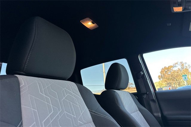 Used 2022 Toyota Tacoma TRD Off-Road image 18