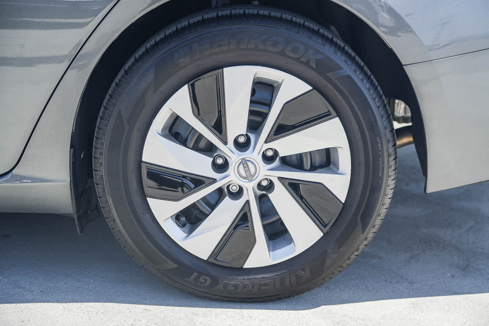 Used 2025 Nissan Altima 2.5 S FWD image 10