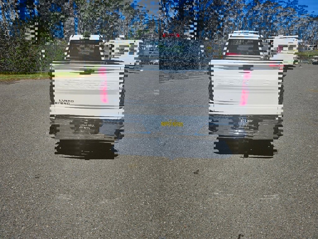 Used 2025 Chevrolet Silverado 1500 W/T image 4
