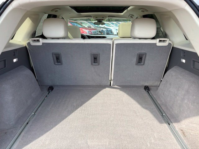 Used 2020 Cadillac XT5 Premium Luxury w/ LPO, Floor Liner Package FWD image 7