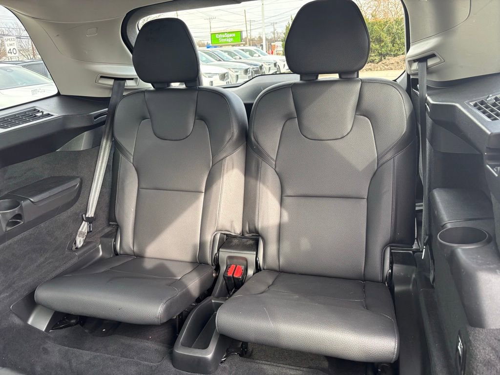 Used 2021 Volvo XC90 T6 Momentum w/ Protection Package Premier image 26