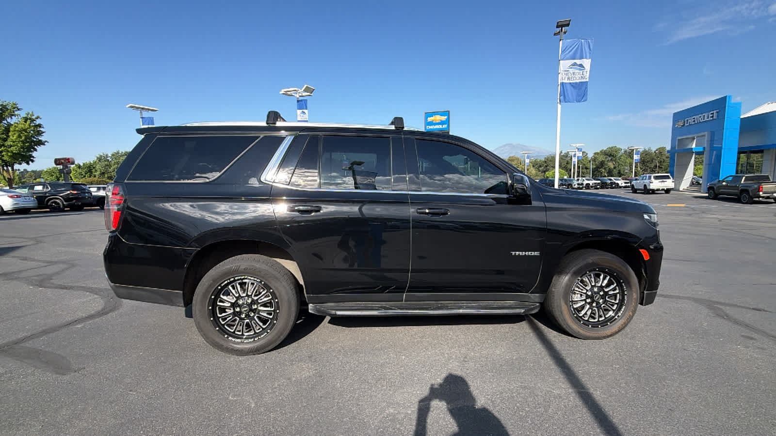 Used 2022 Chevrolet Tahoe LT w/ Luxury Package AWD/4WD image 4