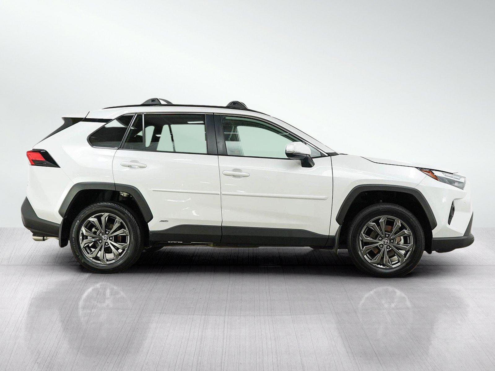 Used 2023 Toyota RAV4 XLE Premium AWD/4WD image 6