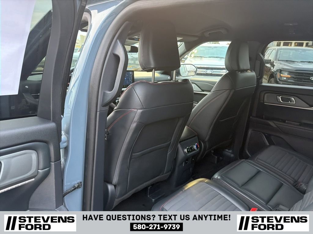 Used 2025 Ford Explorer ST-Line image 33
