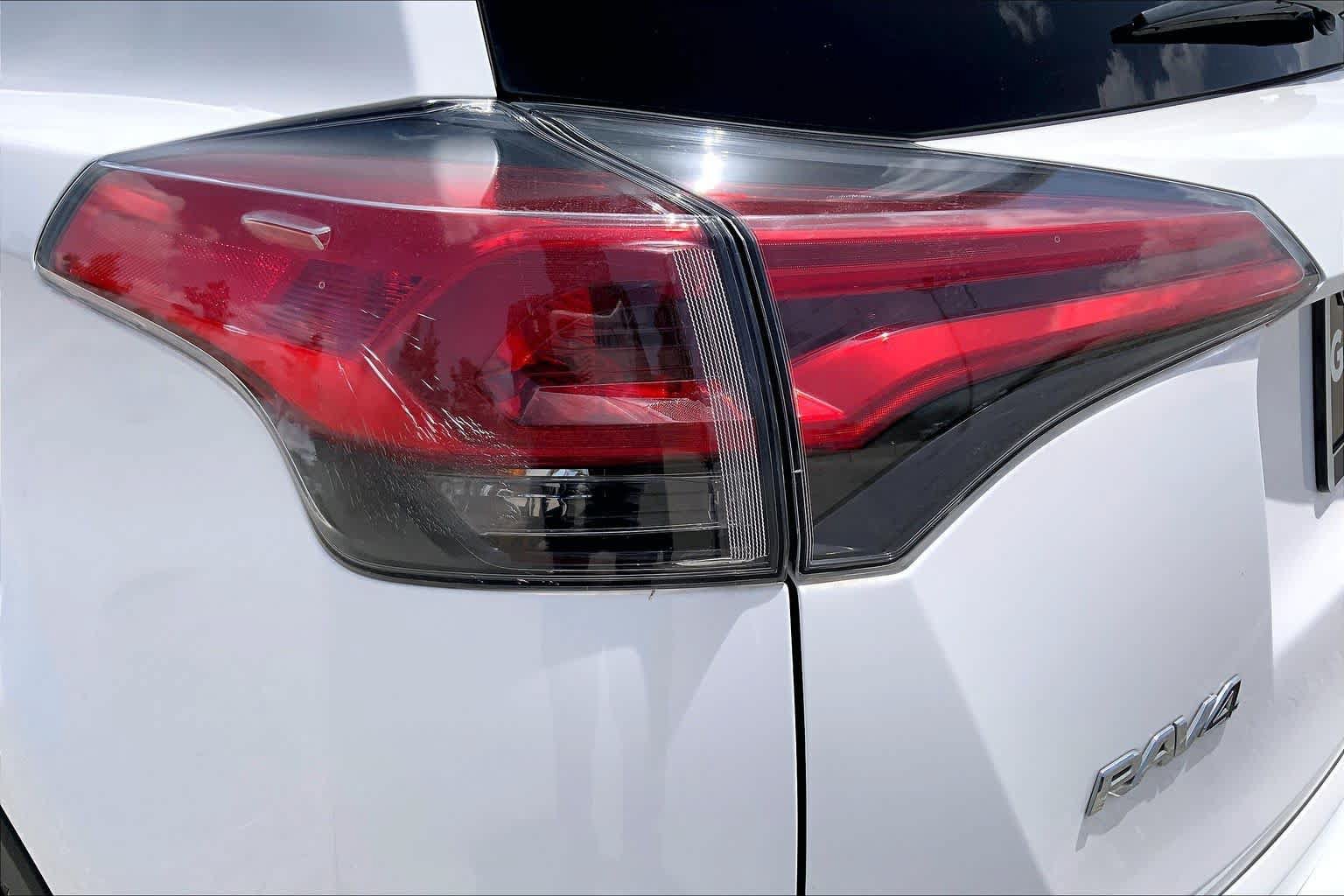 Used 2016 Toyota RAV4 LE FWD image 28