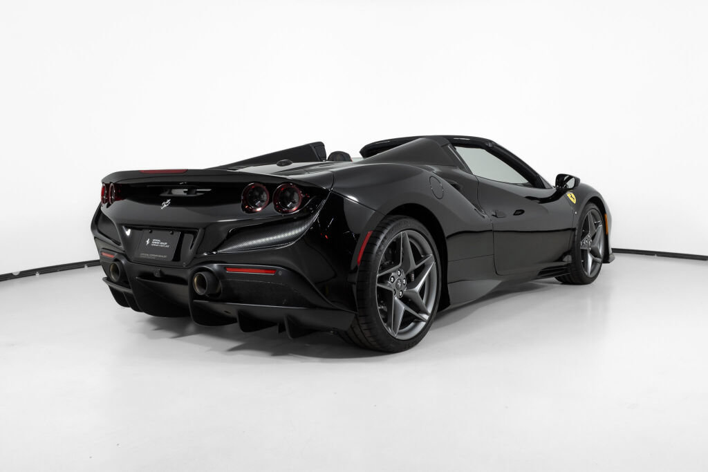 Used 2022 Ferrari F8 Tributo RWD image 8