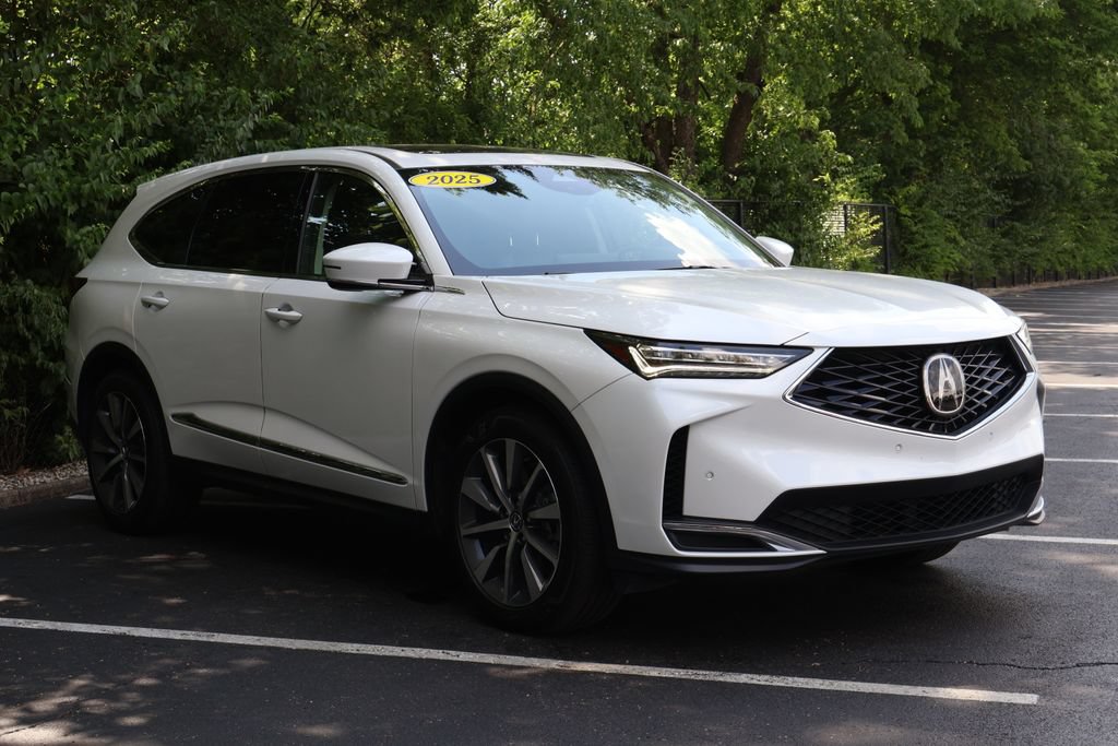 Used 2025 Acura MDX FWD w/ Technology Package image 11