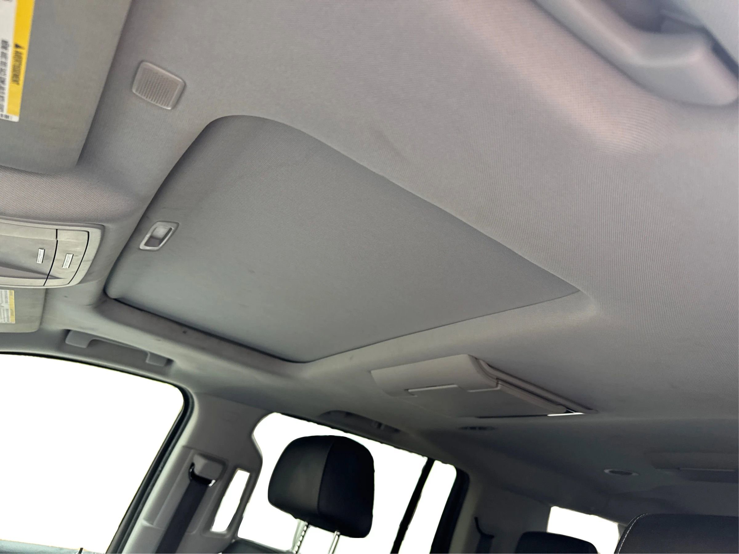 Used 2018 Chevrolet Suburban LT image 24