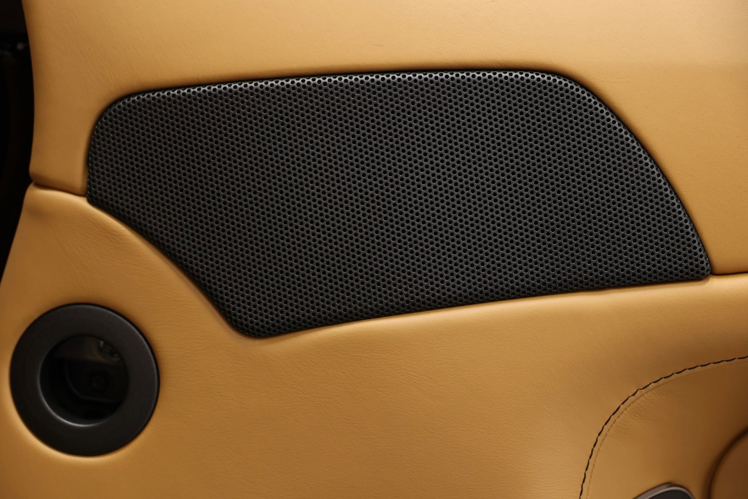 Used 2012 Aston Martin V8 Vantage Roadster image 62