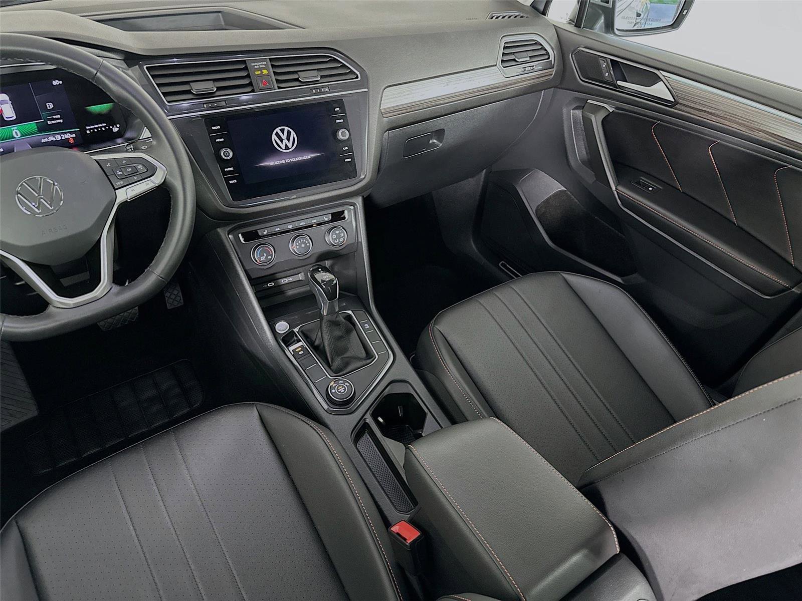 Used 2024 Volkswagen Tiguan Wolfsburg Edition image 22