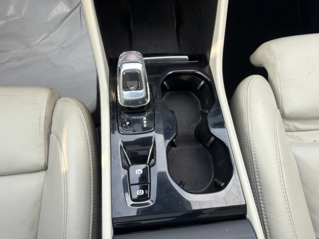 Used 2019 Volvo XC40 T5 Inscription AWD/4WD image 19