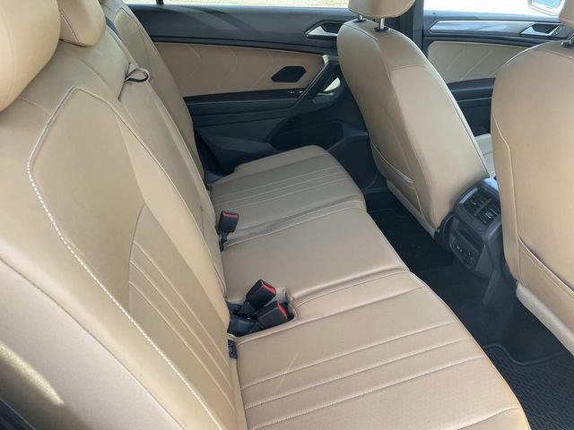 Used 2023 Volkswagen Tiguan SE R-Line FWD image 27