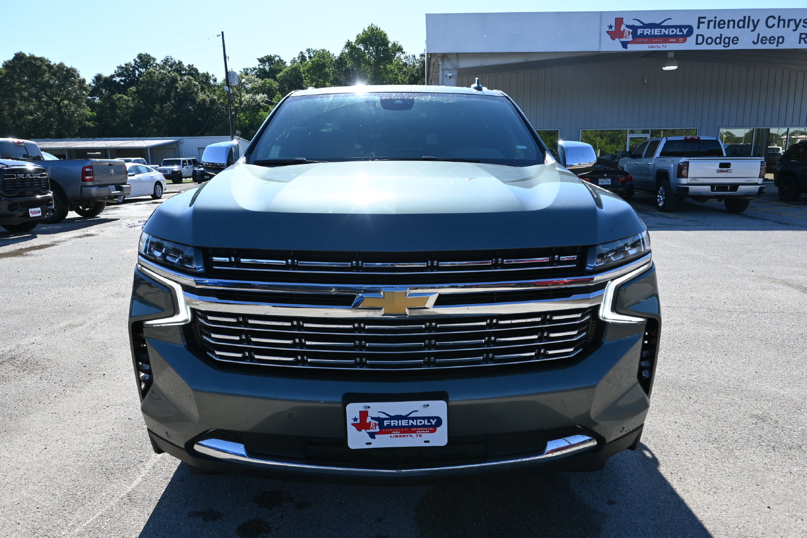 Used 2024 Chevrolet Suburban Premier AWD/4WD image 5