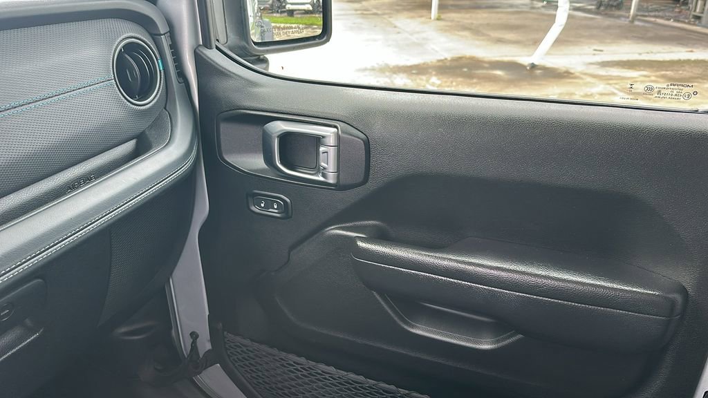 Used 2024 Jeep Wrangler Unlimited Rubicon 4xe image 29