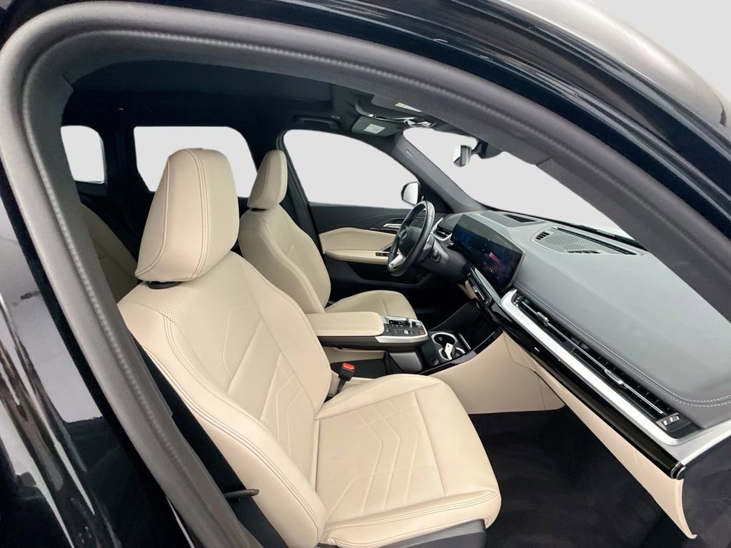 Certified 2025 BMW X1 xDrive28i w/ Technology Package image 18