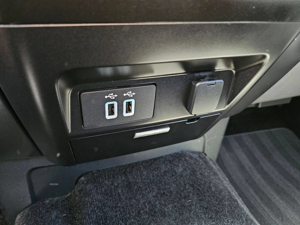 Used 2018 Ford F150 XLT w/ Equipment Group 302A Luxury AWD/4WD image 28