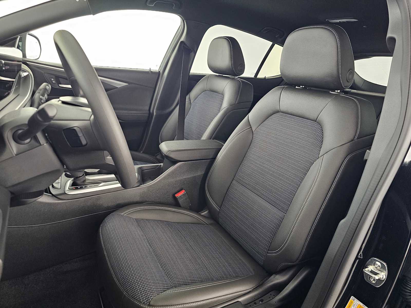 New 2026 Buick Envista Preferred w/ Advanced Safety Package FWD image 21