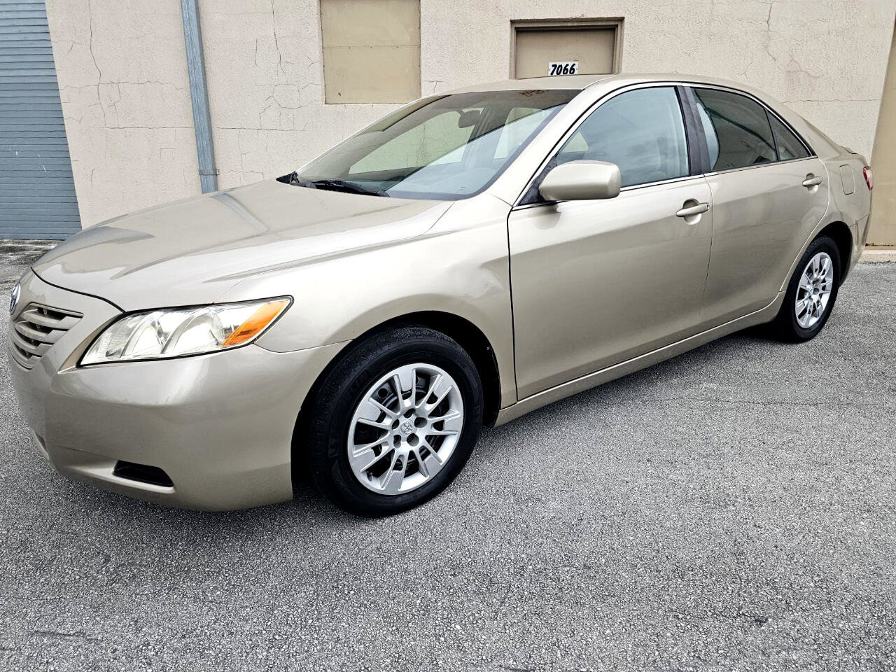 Used 2007 Toyota Camry LE image 5