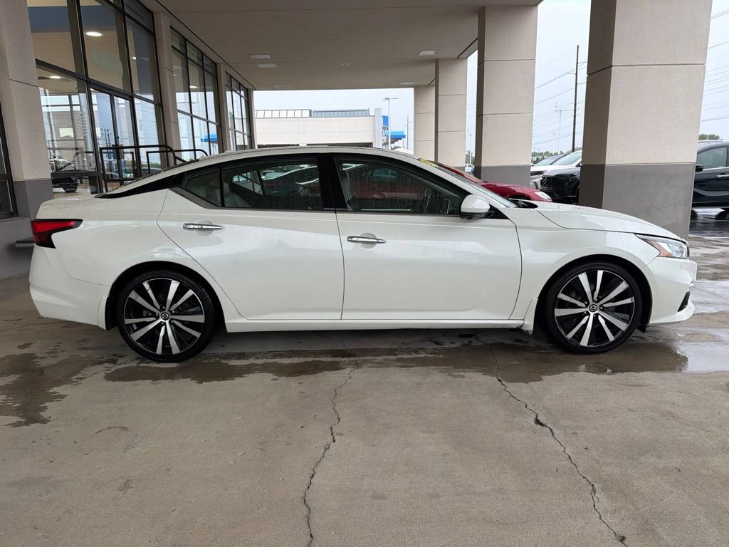 Used 2019 Nissan Altima 2.0 Platinum FWD image 6