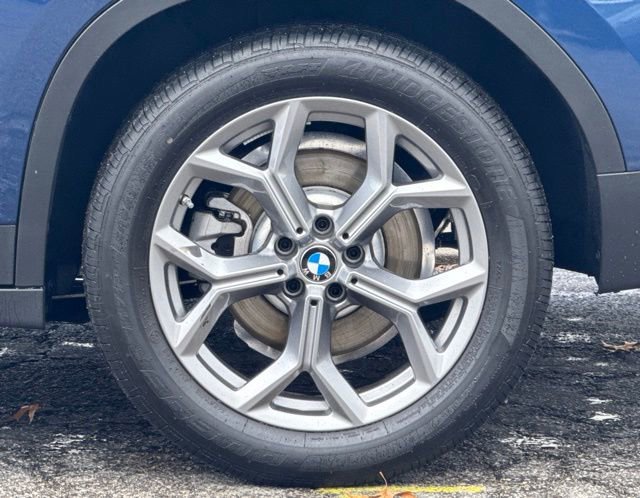 Certified 2024 BMW X4 xDrive30i image 4